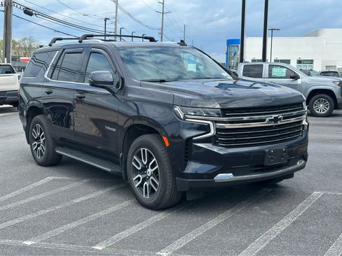 Used 2023 Chevrolet Tahoe LT w/ Luxury Package AWD/4WD image 3