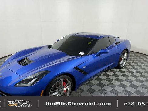 Used 2019 Chevrolet Corvette Stingray Coupe w/ 1LT image 3
