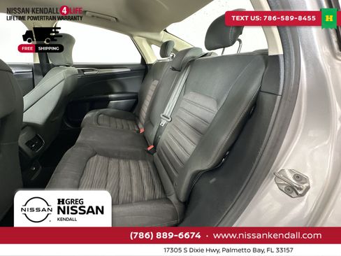 Used 2017 Ford Fusion SE w/ Fusion SE Technology Package image 27