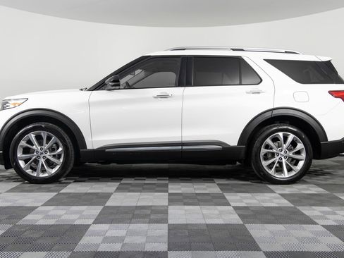 Used 2021 Ford Explorer Platinum w/ Equipment Group 601A image 3