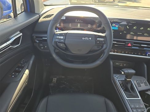 New 2026 Kia Sportage EX image 16
