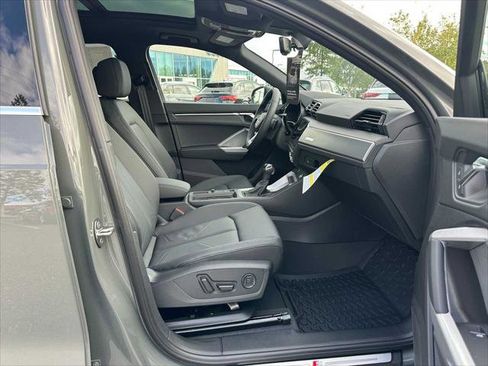 New 2025 Audi Q3 2.0T Premium image 10