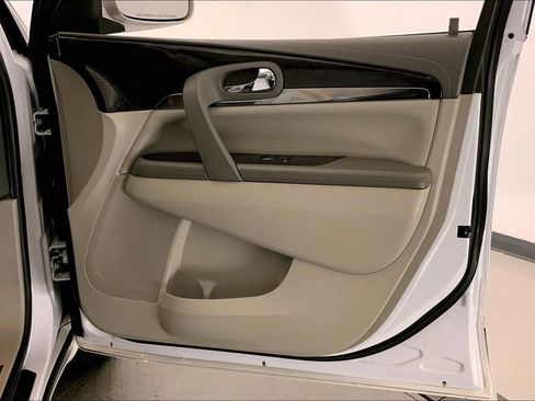Used 2016 Buick Enclave Leather FWD image 25