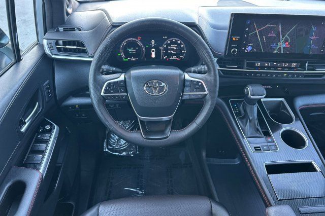 Certified 2025 Toyota Sienna XSE w/ XSE Premium Package AWD/4WD image 18