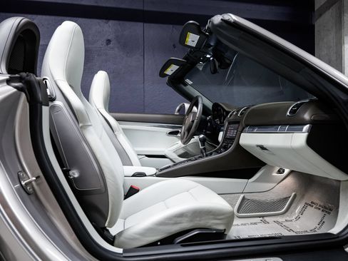 Used 2013 Porsche Boxster S RWD image 24