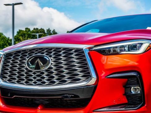 Used 2023 INFINITI QX55 Sensory w/ Lighting Package AWD/4WD image 2