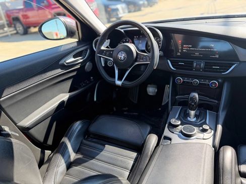 Used 2019 Alfa Romeo Giulia Ti Sport w/ Quick Order Package 22S Sport AWD/4WD image 16