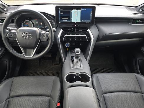 Used 2021 Toyota Venza image 9