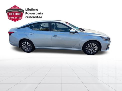 Used 2024 Nissan Altima 2.5 SV w/ SV Premium Package FWD image 6