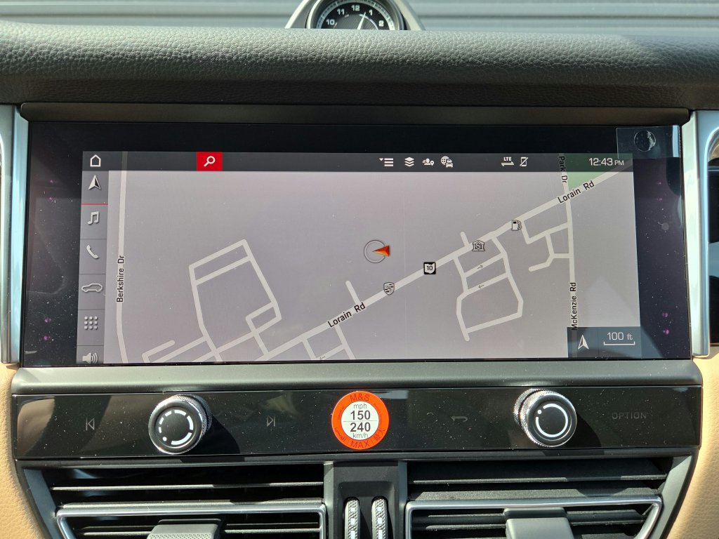 Certified 2026 Porsche Macan S AWD/4WD image 11