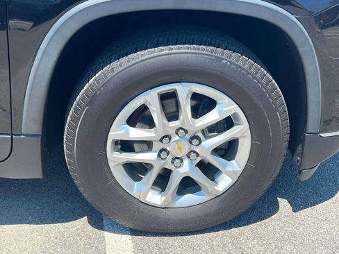Used 2020 Chevrolet Traverse LT w/ Driver Confidence II Package AWD/4WD image 12