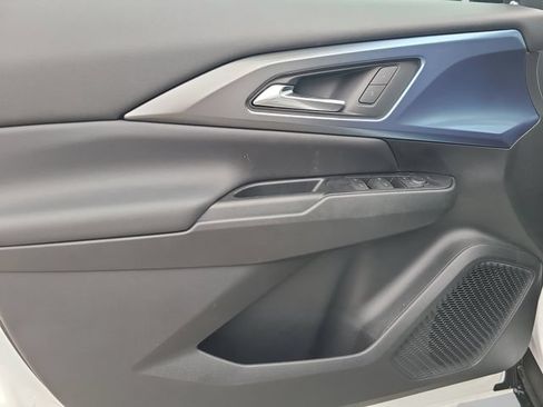 New 2026 Chevrolet Equinox EV LT w/ LPO, Blackout Package FWD image 20