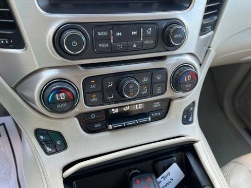 Used 2015 GMC Yukon Denali w/ Premium Package AWD/4WD image 43