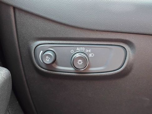 Used 2024 Chevrolet Equinox LT FWD image 24