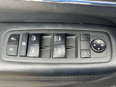 Used 2021 Jeep Grand Cherokee Limited AWD/4WD image 26