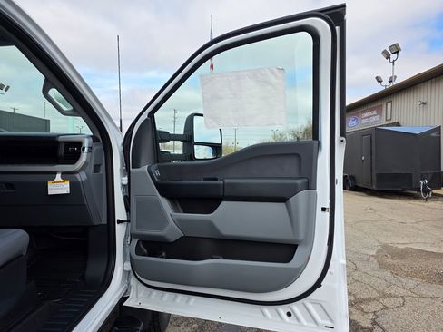 New 2026 Ford F450 XL w/ XL Chrome Package AWD/4WD image 31