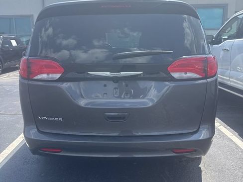 Used 2023 Chrysler Voyager LX FWD image 5