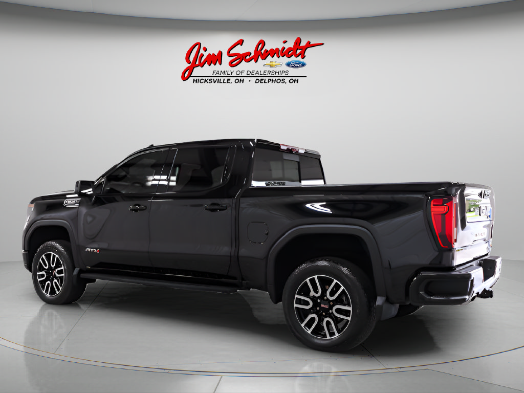Used 2024 GMC Sierra 1500 AT4 w/ Technology Package AWD/4WD image 4