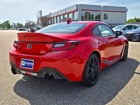 Used 2023 Toyota GR86 Premium w/ ALL Weather Mat Package (TMS) RWD image 6