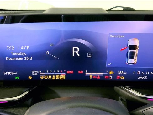 Used 2025 Buick Envision Preferred image 23