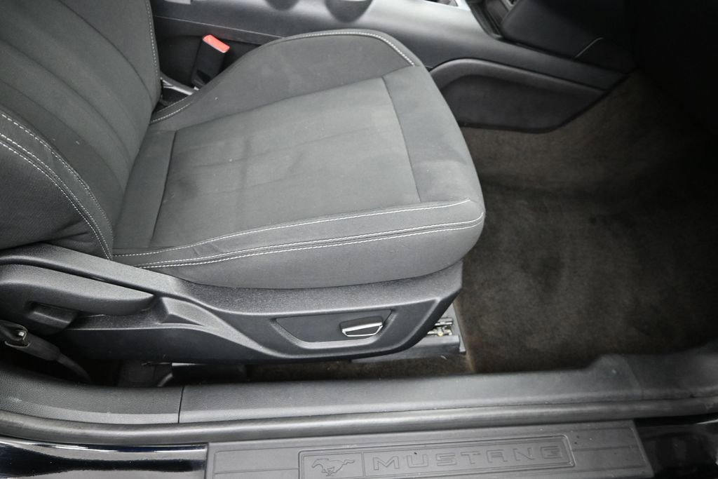 Used 2018 Ford Mustang GT RWD image 11