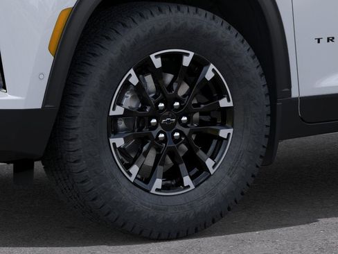 New 2026 Chevrolet Traverse Z71 w/ Enhanced Driving Package AWD/4WD image 9