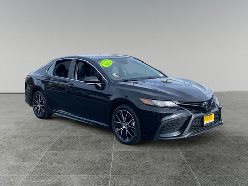 Used 2024 Toyota Camry SE FWD image 7