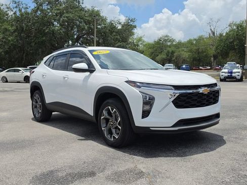 Used 2025 Chevrolet Trax LT w/ Driver Confidence Package FWD image 7