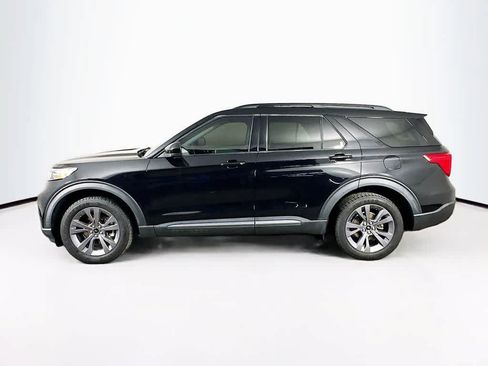 Certified 2022 Ford Explorer XLT w/ Equipment Group 202A AWD/4WD image 3