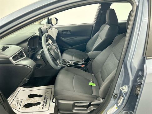 Used 2022 Toyota Corolla LE image 9