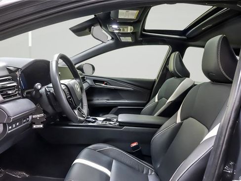 Used 2025 Toyota Camry SE w/ Multimedia Upgrade Package AWD/4WD image 9