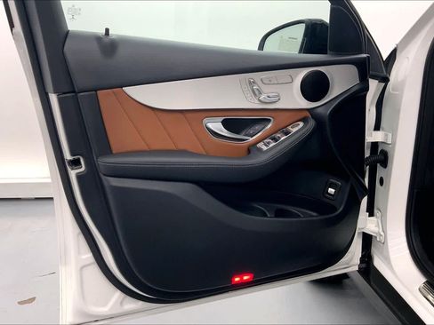 Certified 2021 Mercedes-Benz GLC 300 image 19