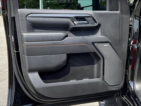 Used 2025 GMC Sierra 2500 AT4 w/ AT4 Premium Plus Package AWD/4WD image 19