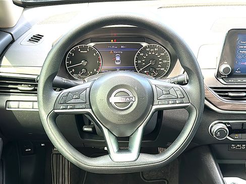 Used 2025 Nissan Altima 2.5 SV FWD image 26