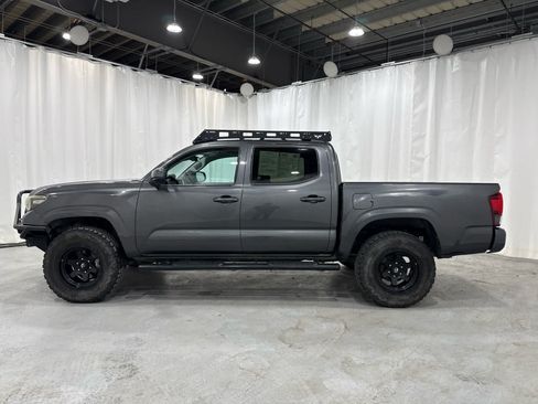 Used 2020 Toyota Tacoma SR AWD/4WD image 2