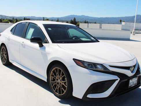 Certified 2023 Toyota Camry SE w/ Convenience Package image 2