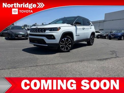 Used 2022 Jeep Compass Limited w/ Mopar Graphics Package AWD/4WD image 3
