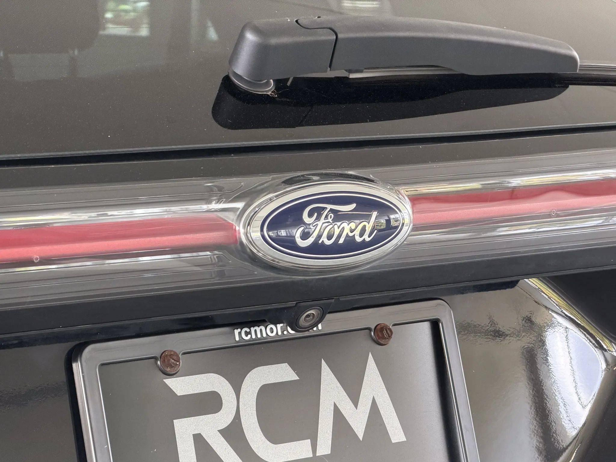 Used 2017 Ford Edge Titanium w/ Equipment Group 302A AWD/4WD image 13
