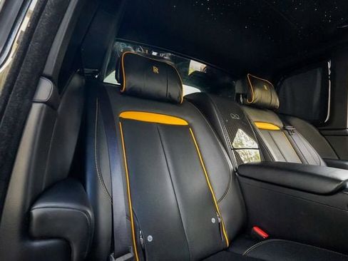 Used 2020 Rolls-Royce Cullinan Black Badge image 96