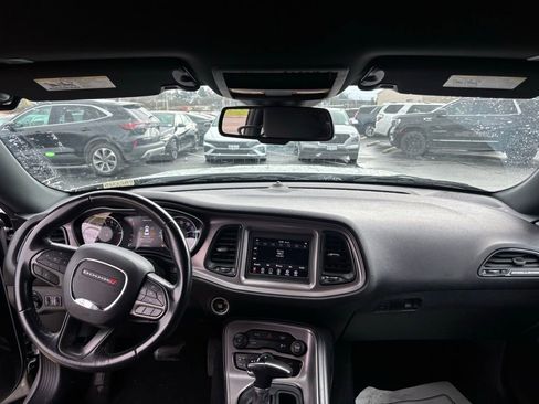 Used 2023 Dodge Challenger SXT image 6