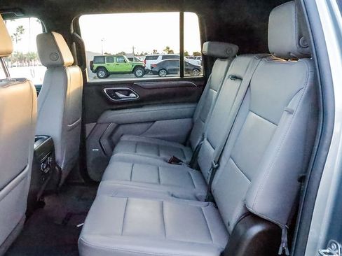 Used 2024 Chevrolet Suburban LT image 20