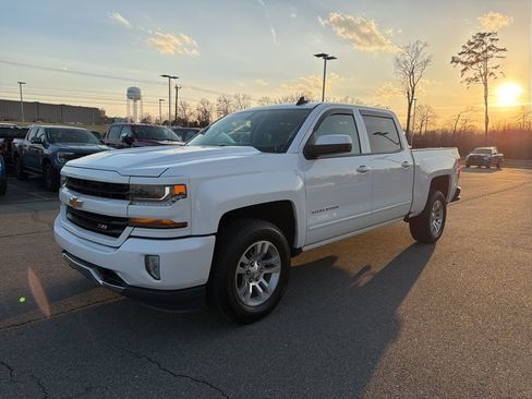 Used 2018 Chevrolet Silverado 1500 LT w/ All Star Edition image 4