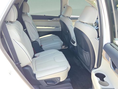 Used 2022 Hyundai Palisade Limited w/ Cargo Package FWD image 14