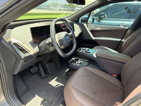 Used 2023 BMW iX xDrive50 w/ Sport Package AWD/4WD image 2