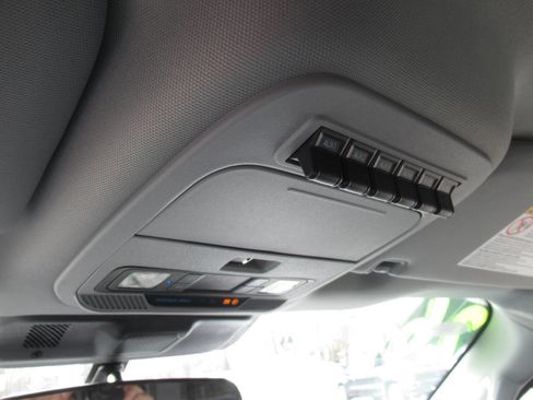 Used 2026 Ford F350 XL w/ XL Chrome Package image 28