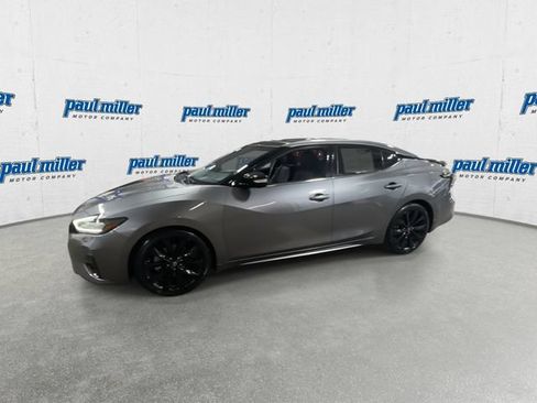 Used 2023 Nissan Maxima SR w/ Sport Mat Group FWD image 6
