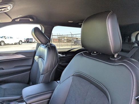 New 2025 Jeep Grand Cherokee L Altitude image 11