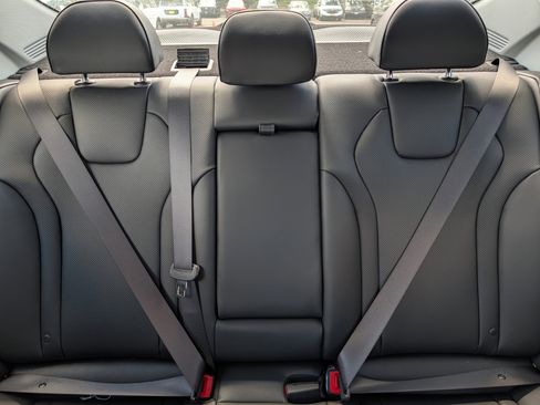 New 2026 Hyundai Elantra Limited FWD image 7