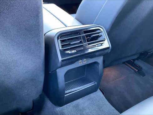 Used 2025 BMW i5 eDrive40i w/ M Sport Package image 35