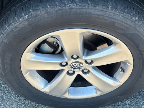 Used 2015 Toyota RAV4 XLE AWD/4WD image 10